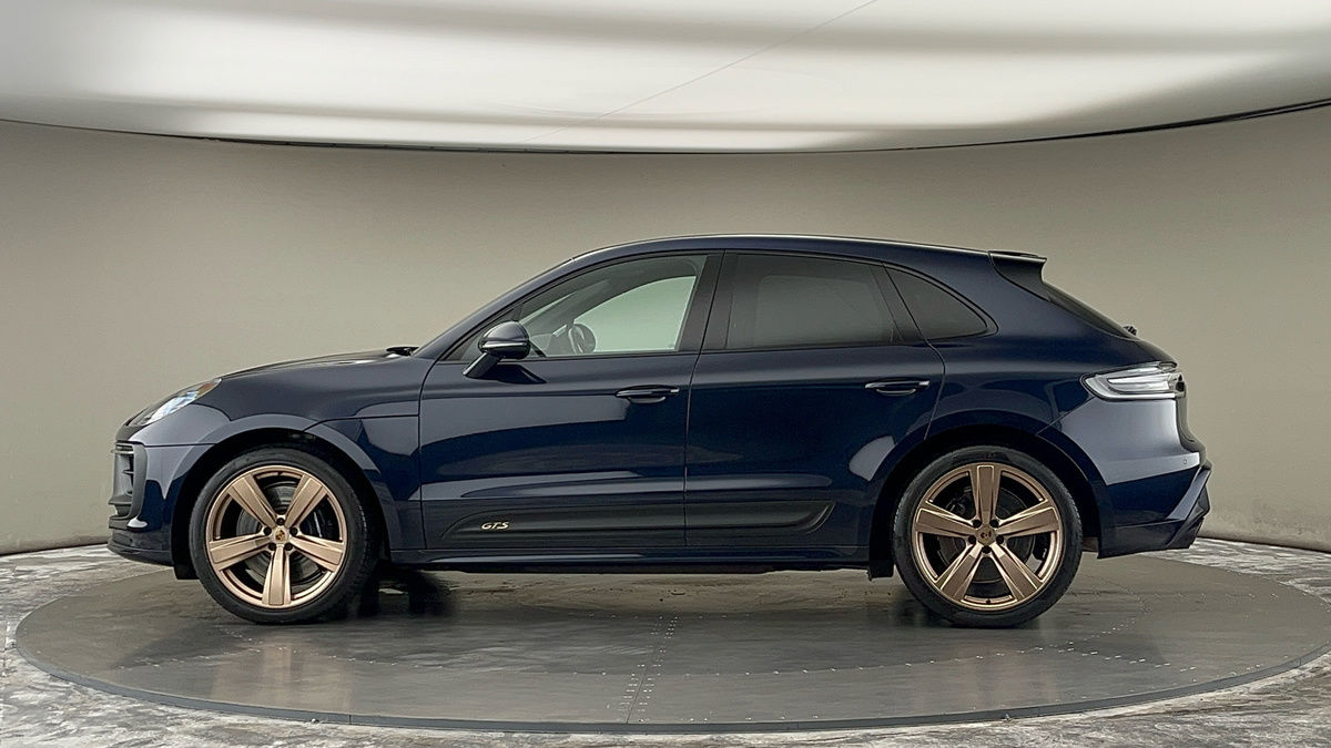 More views of Porsche Macan