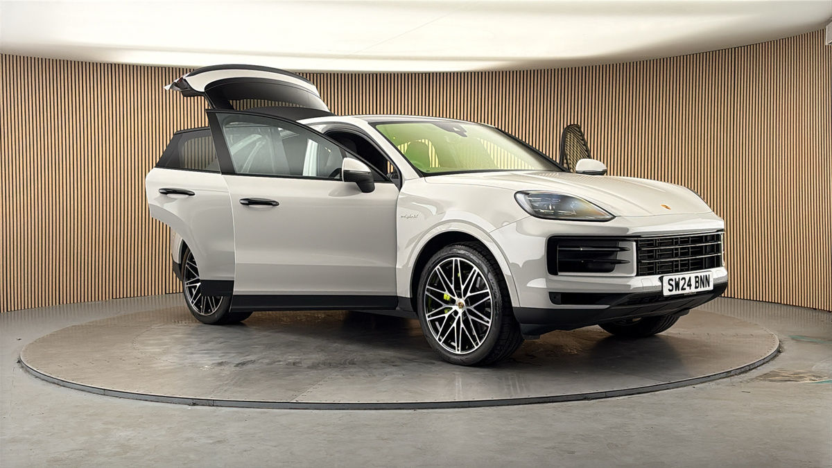 More views of Porsche Cayenne