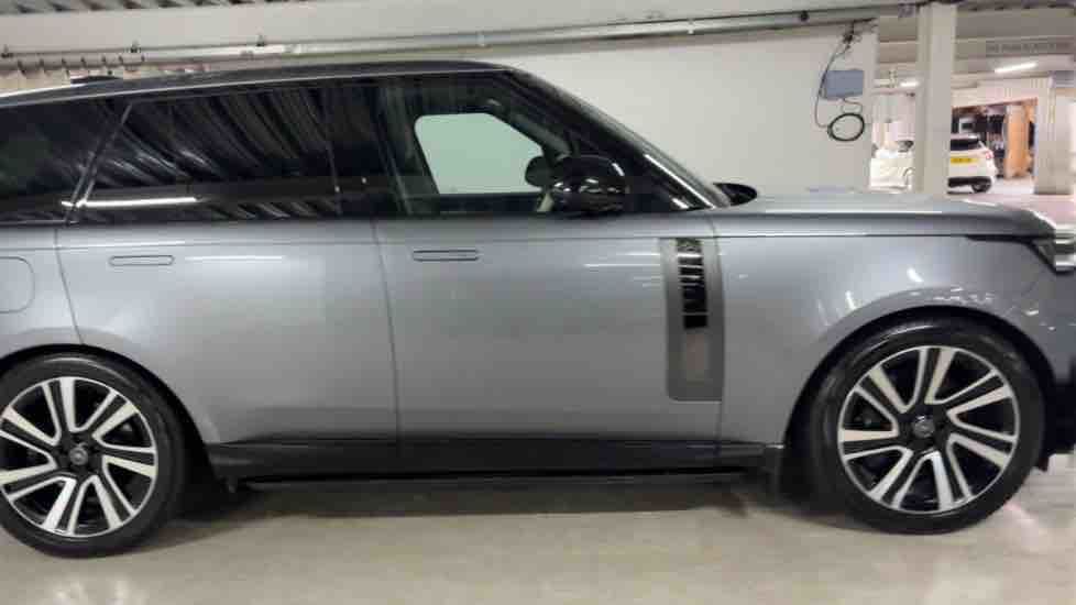 More views of Land Rover Range Rover