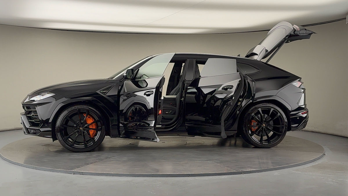 More views of Lamborghini Urus