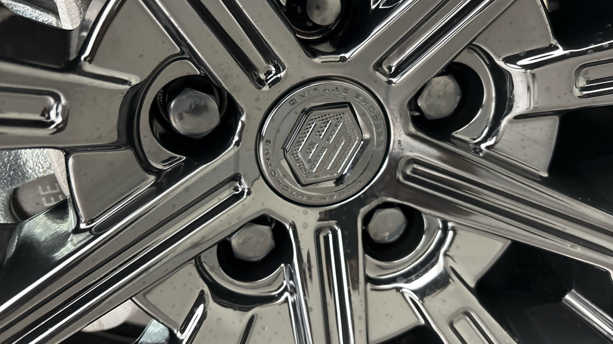 Land Rover Defender 110 Urban Image 27