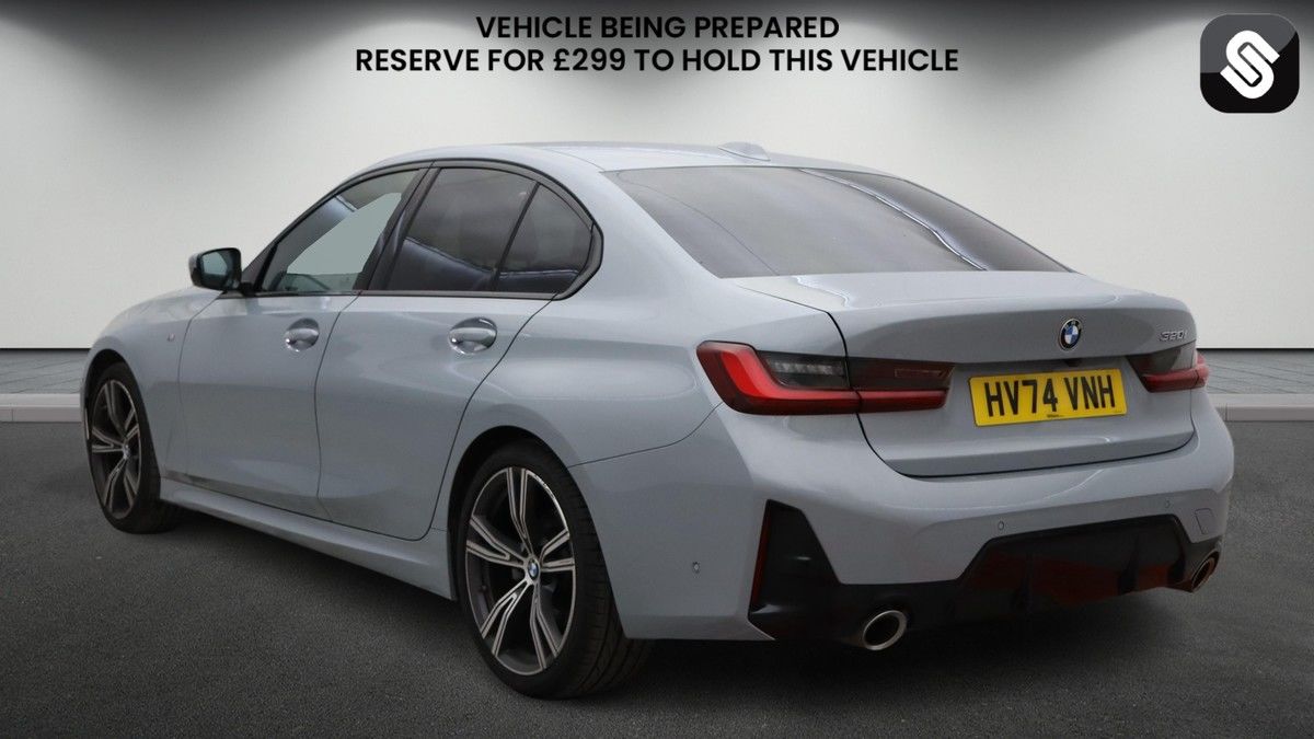 BMW 3 Series Image 3