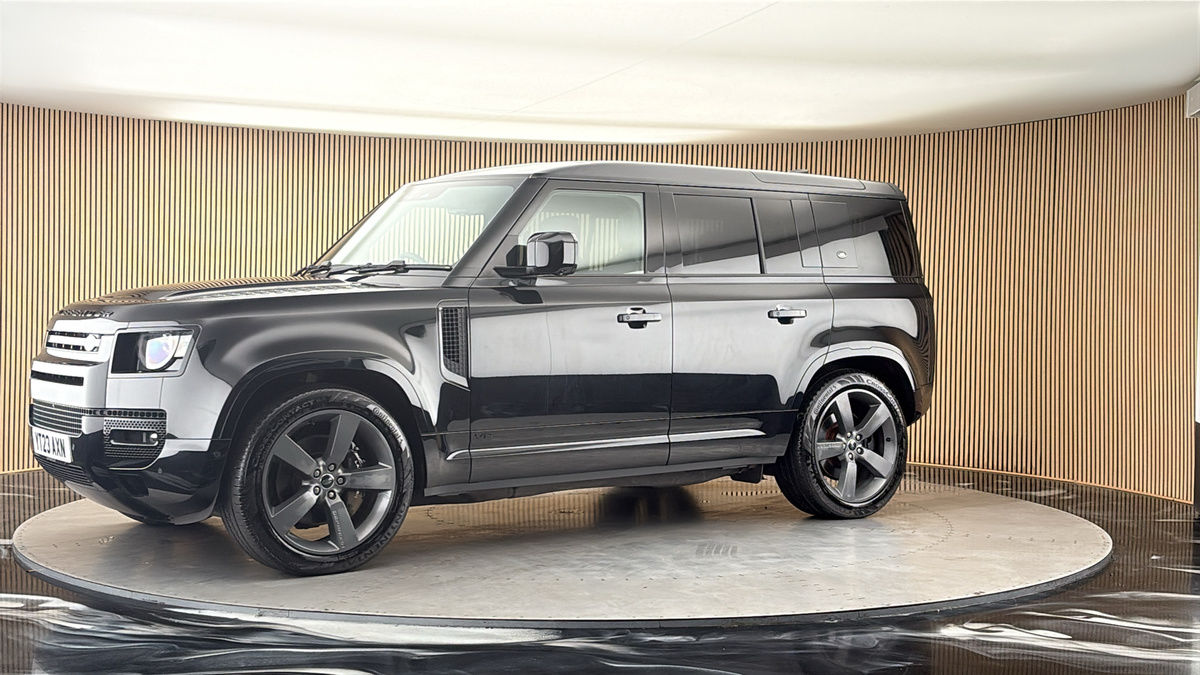 More views of Land Rover Defender 110