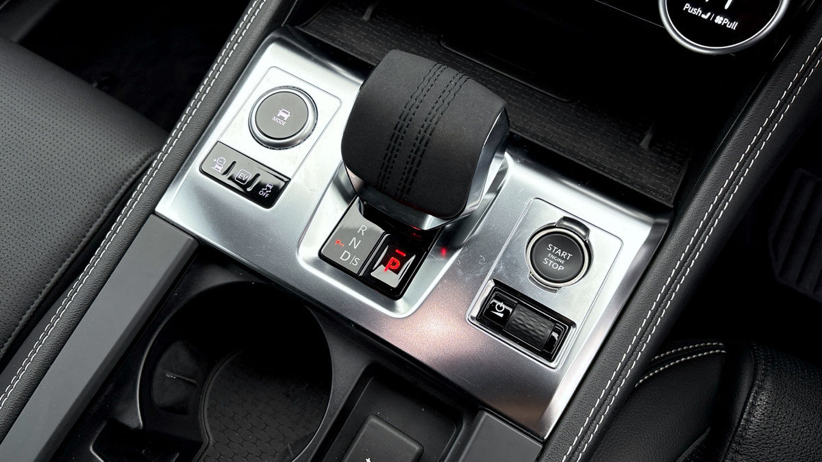 Jaguar F-PACE Image 6