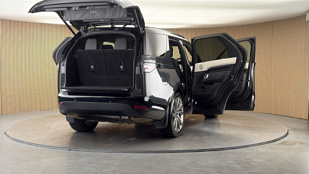 More views of Land Rover Discovery