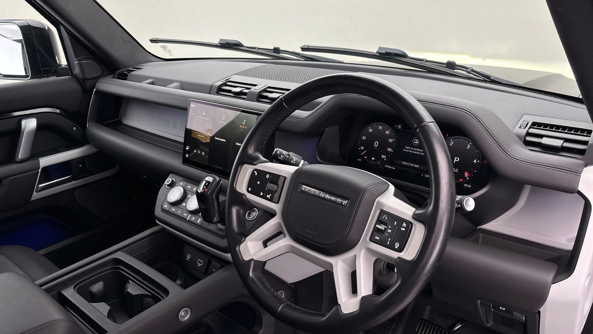 Land Rover Defender 110 Image 5