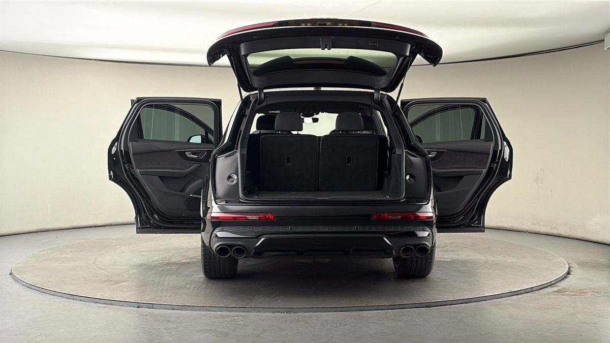 More views of Audi SQ7