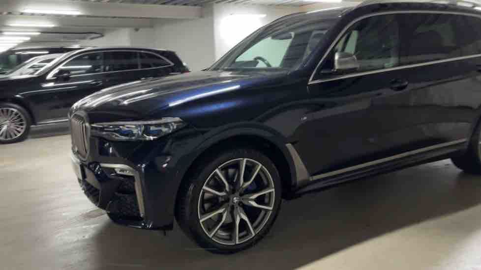More views of BMW X7