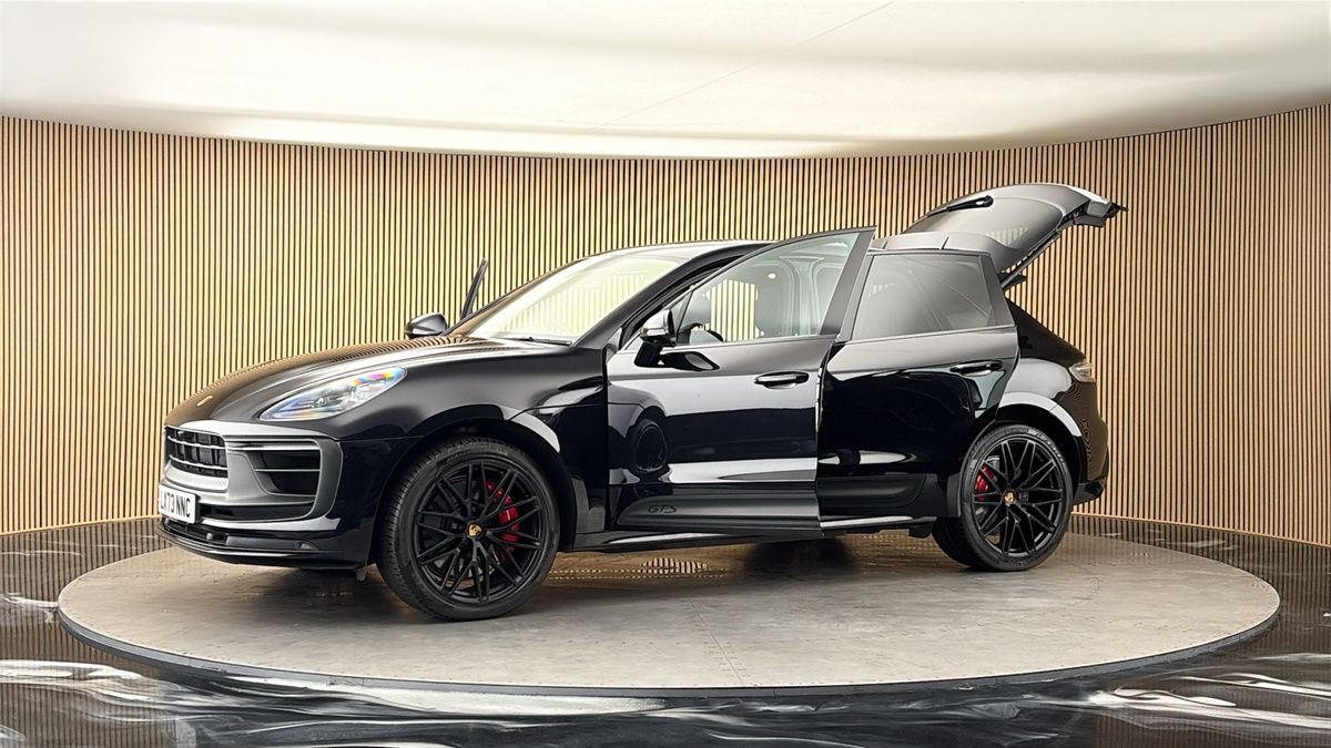 More views of Porsche Macan