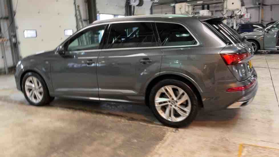 More views of Audi Q7