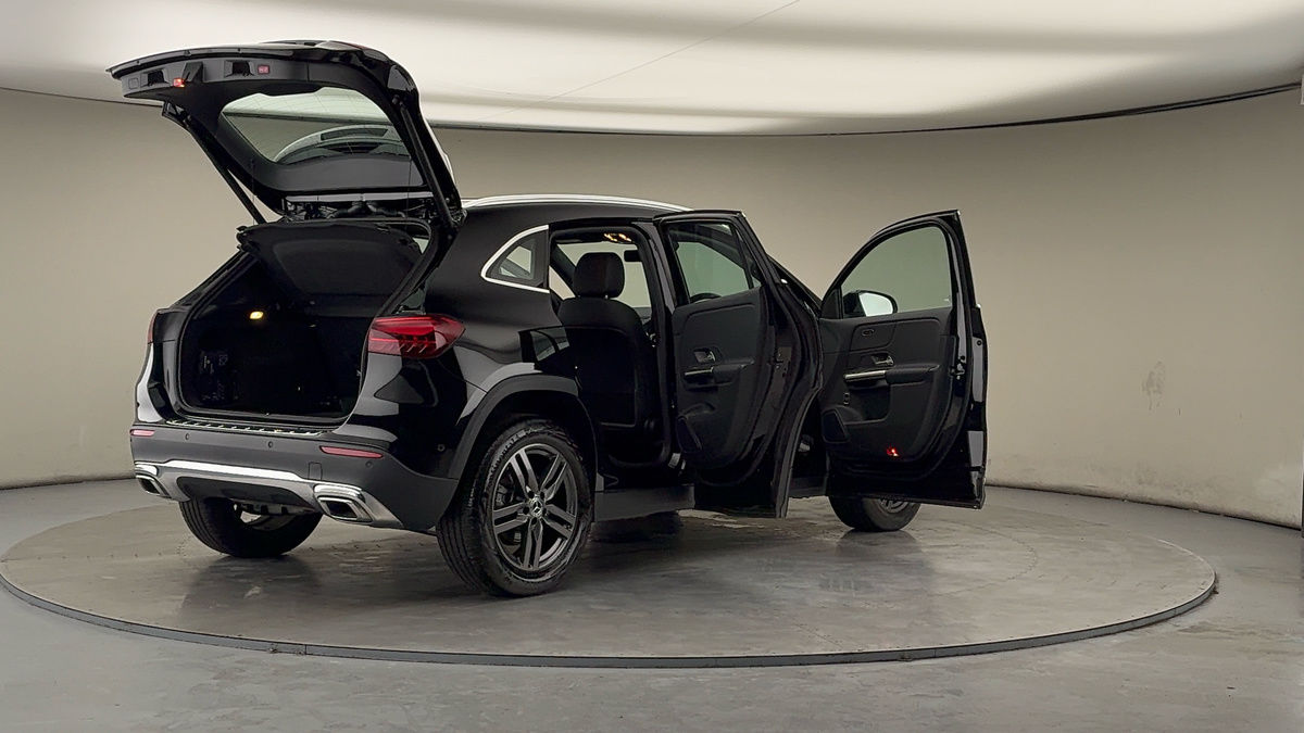 More views of Mercedes-Benz GLA