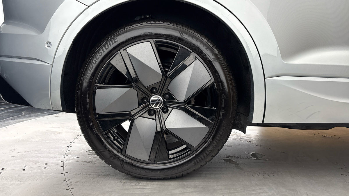 Volkswagen Touareg Image 10