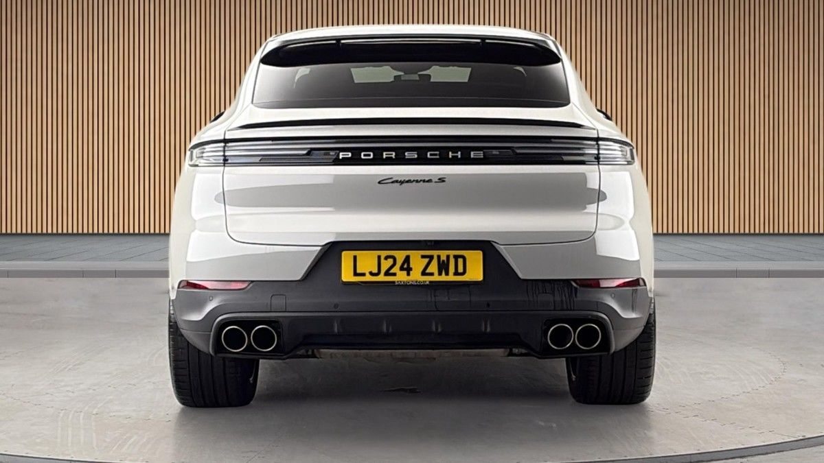 Porsche Cayenne Image 4