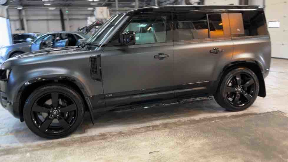 More views of Land Rover Defender 110