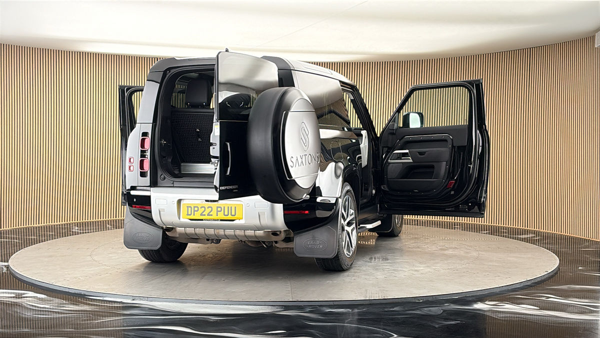 More views of Land Rover Defender 90