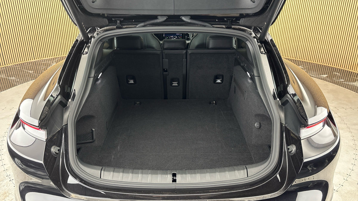 Porsche Taycan Image 11