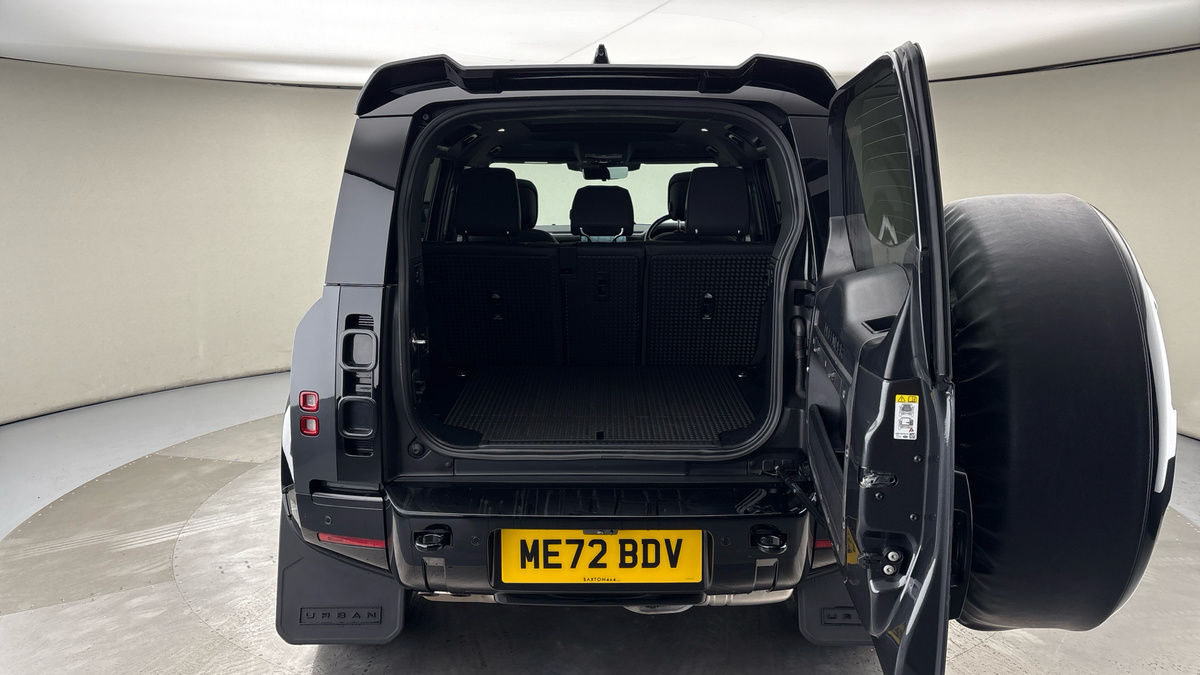 Land Rover Defender 110 Urban Image 11