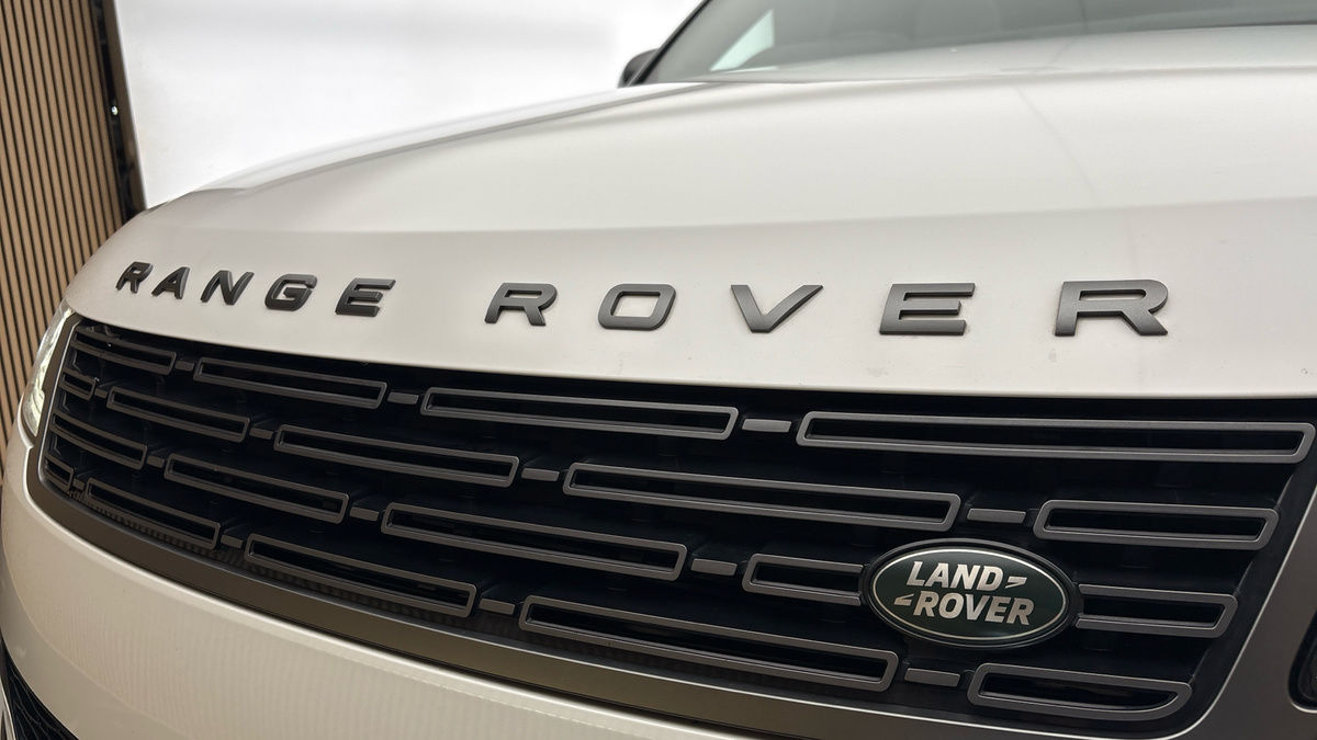 Land Rover Range Rover Sport Image 24