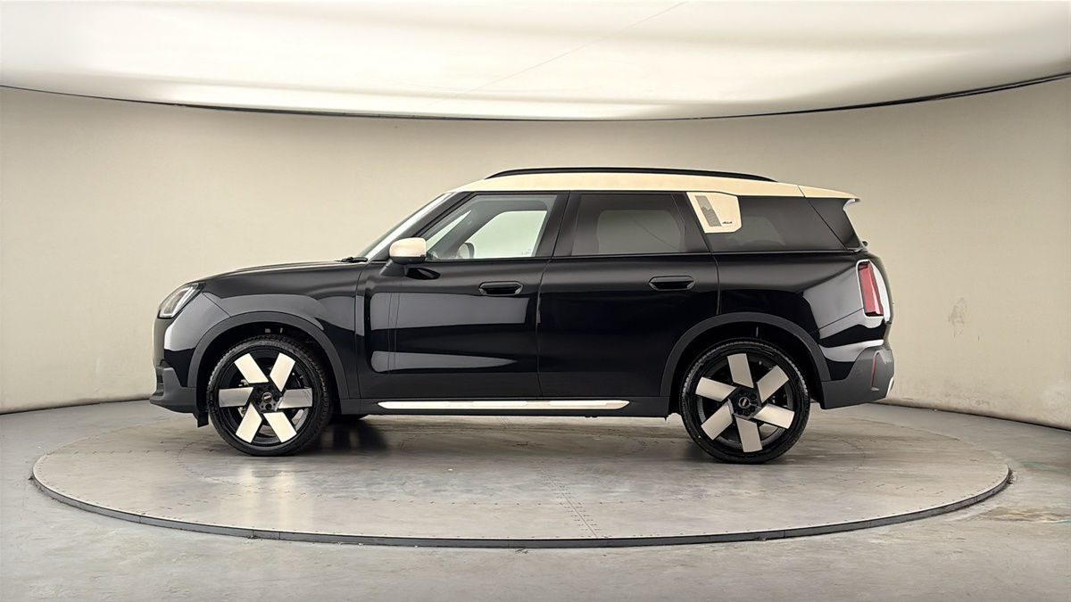 More views of MINI Countryman