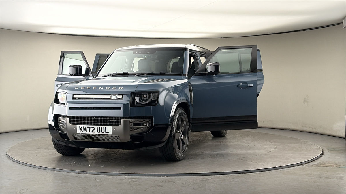 More views of Land Rover Defender 110