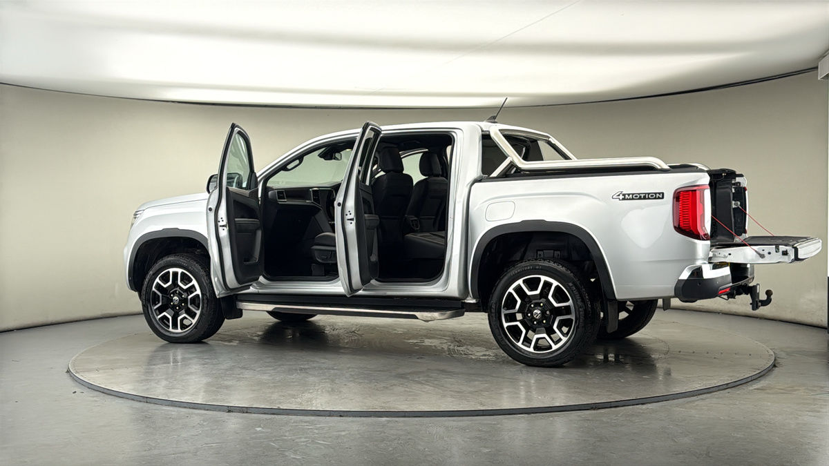 More views of Volkswagen Amarok