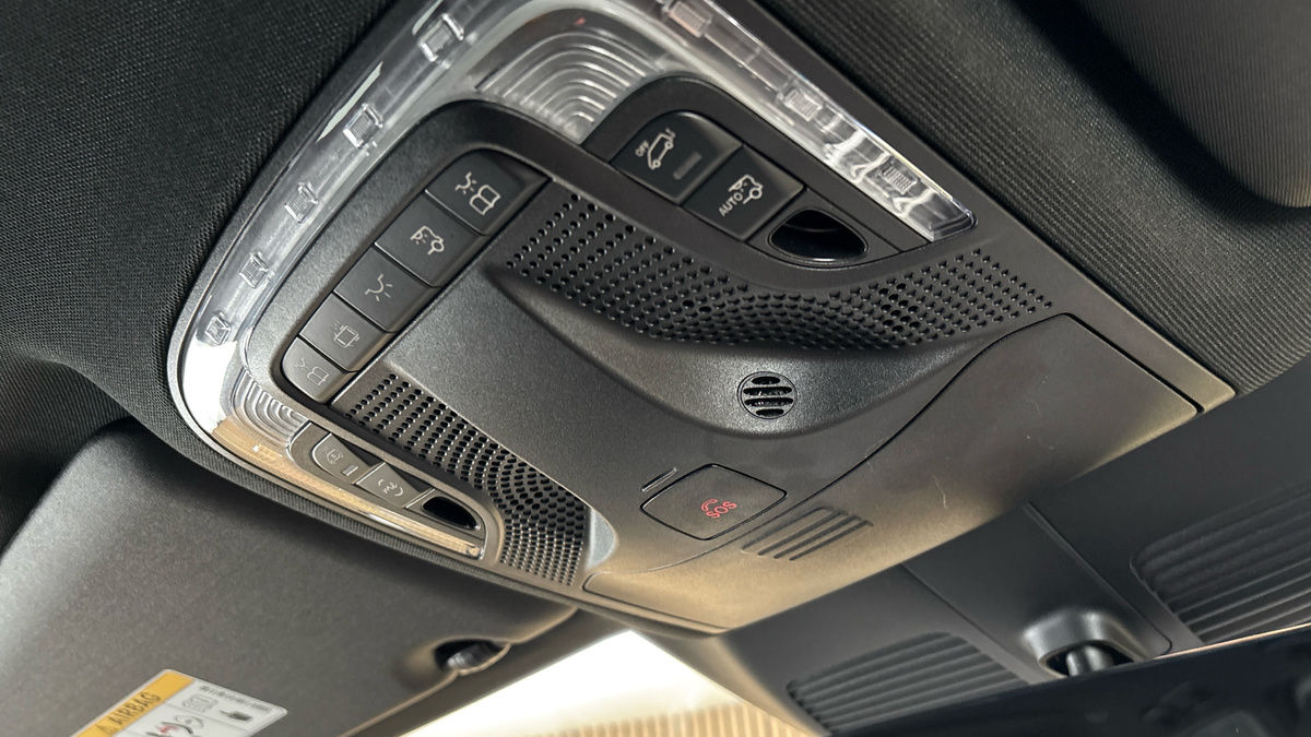 Mercedes-Benz V Class Image 30
