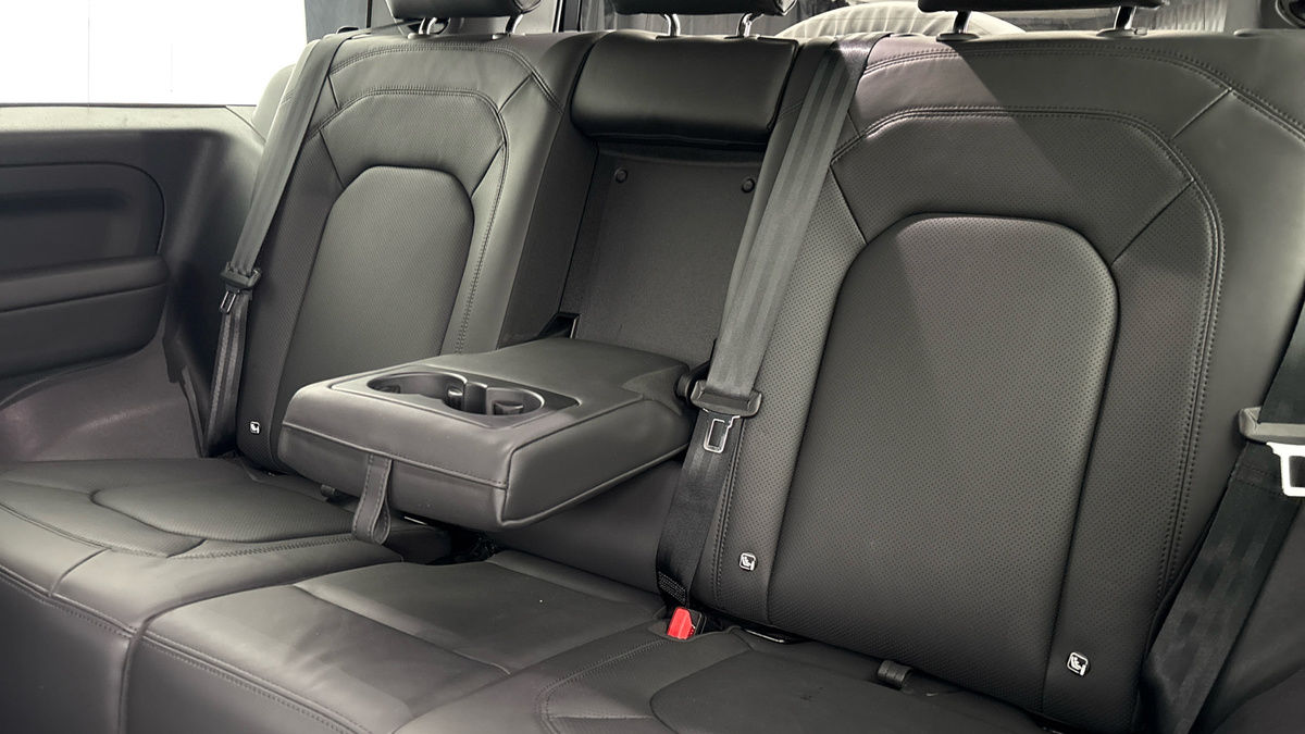 More views of Land Rover Defender 90