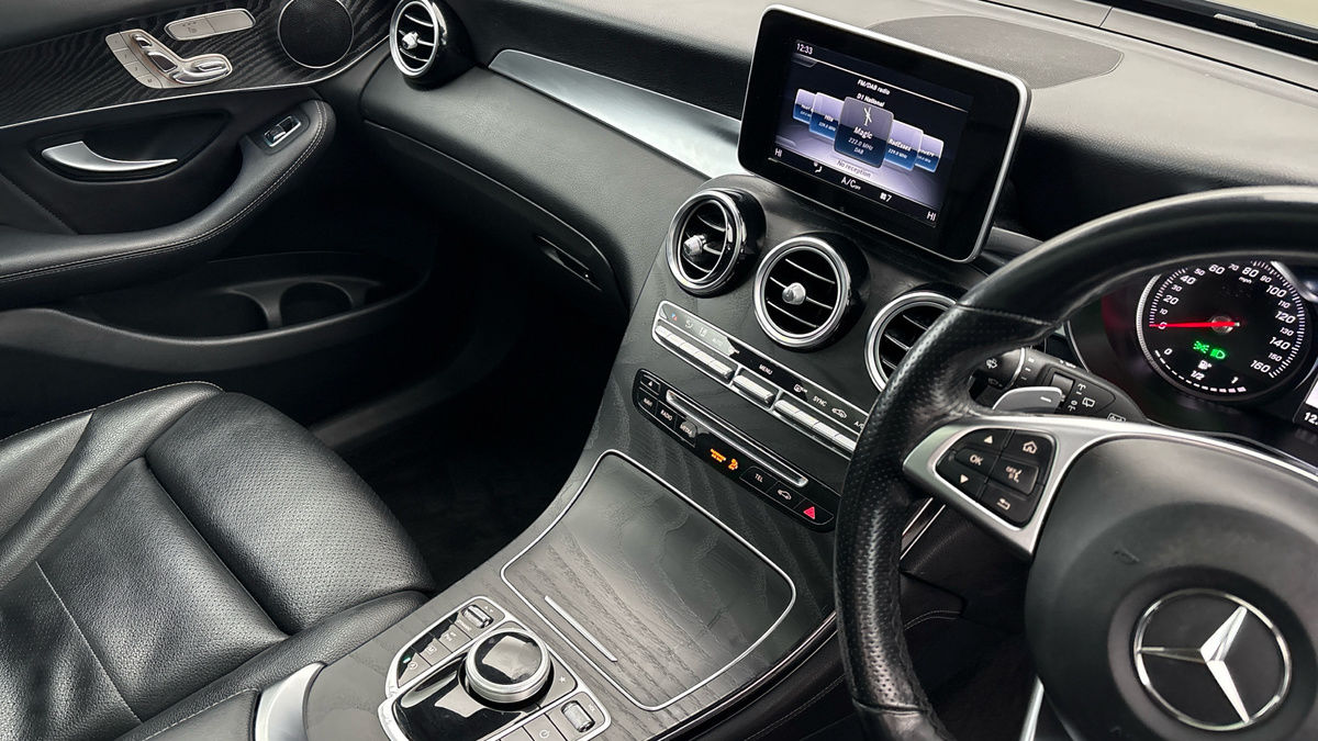 Mercedes-Benz GLC Image 18