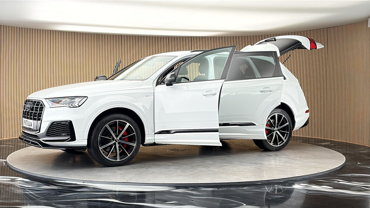 More views of Audi Q7