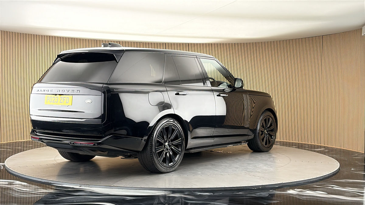 More views of Land Rover Range Rover