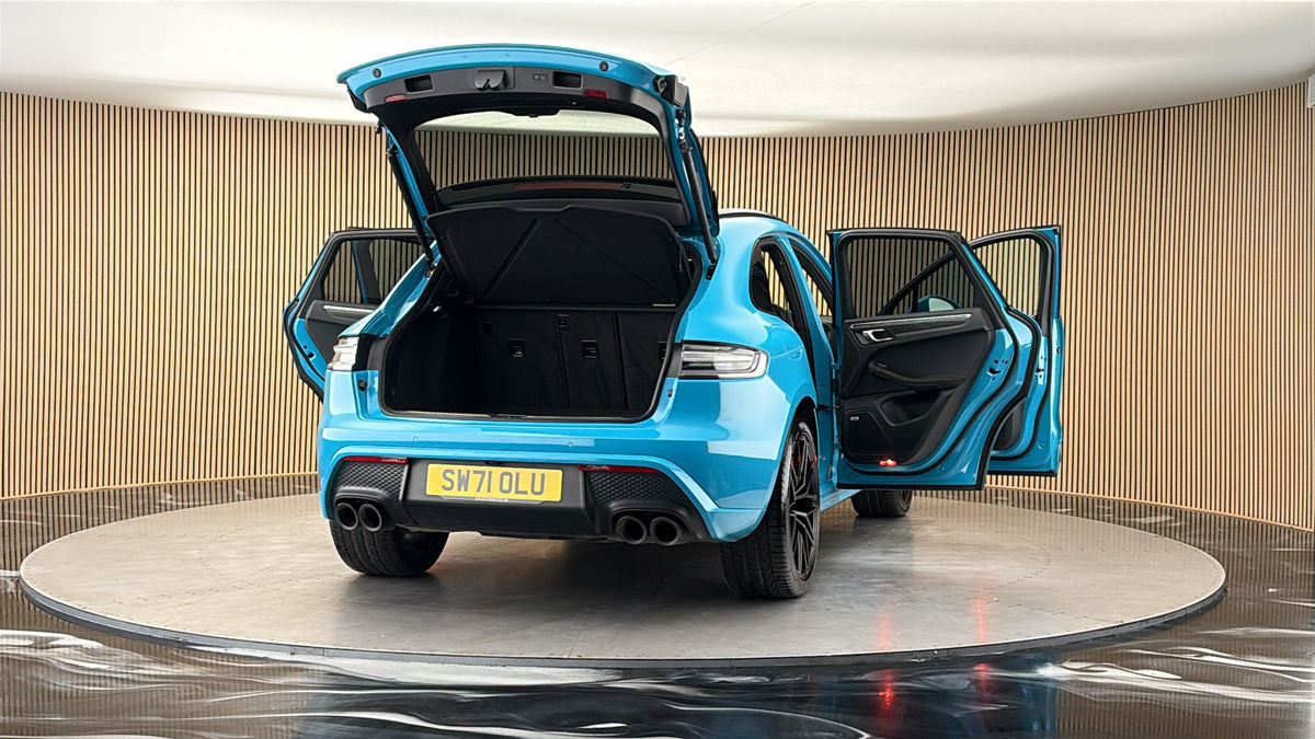 More views of Porsche Macan