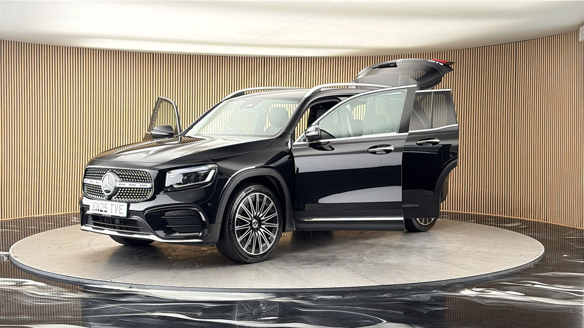 Mercedes-Benz GLB Image 22