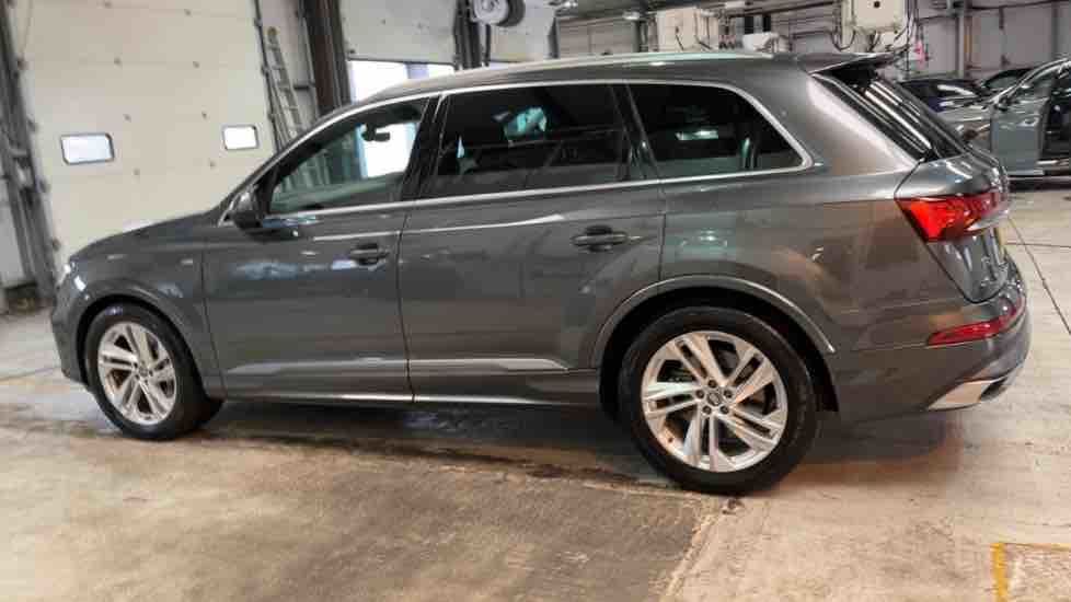 More views of Audi Q7