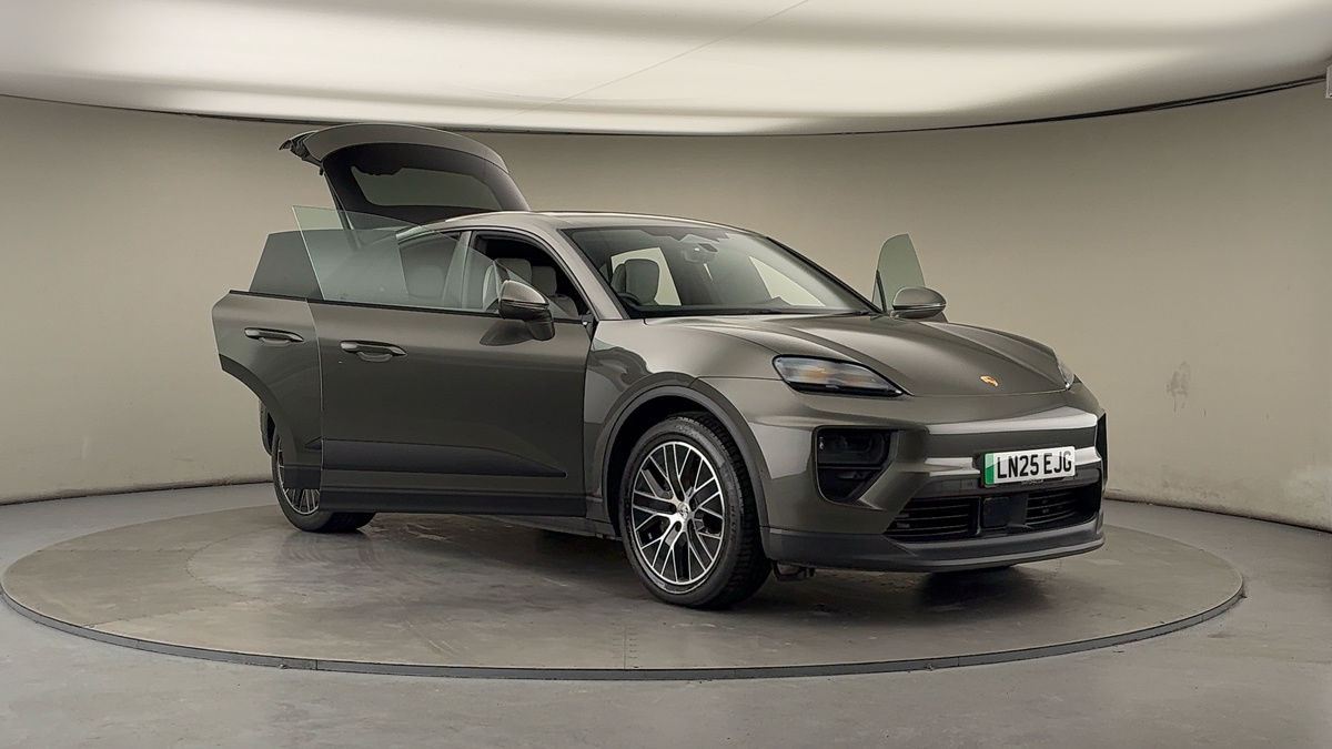 More views of Porsche Macan