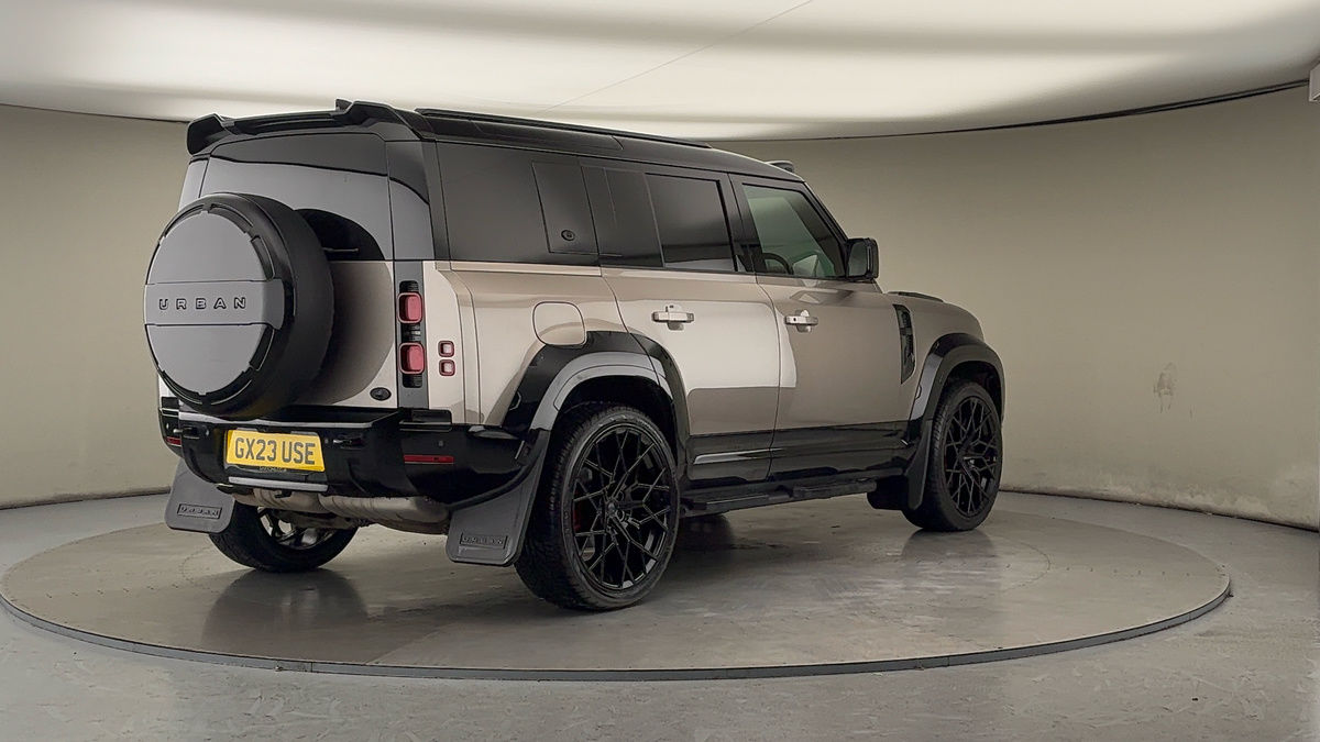 More views of Land Rover Defender 110