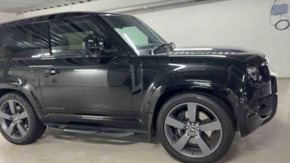 More views of Land Rover Defender 90