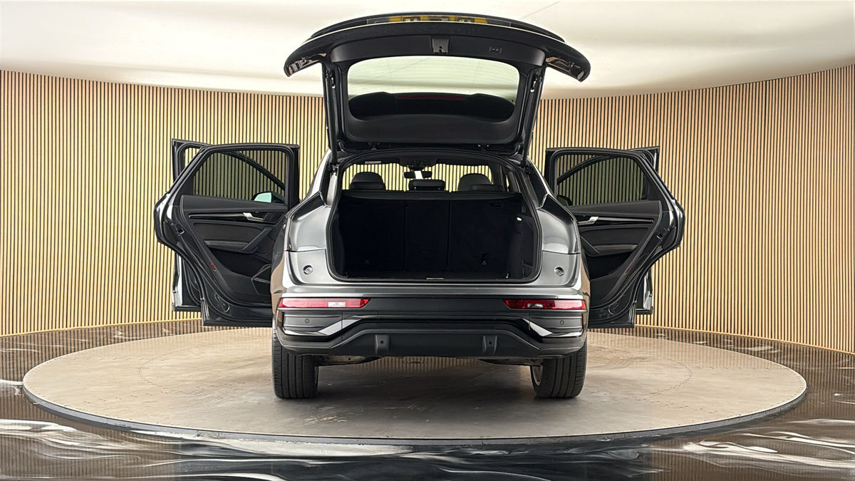 More views of Audi Q5