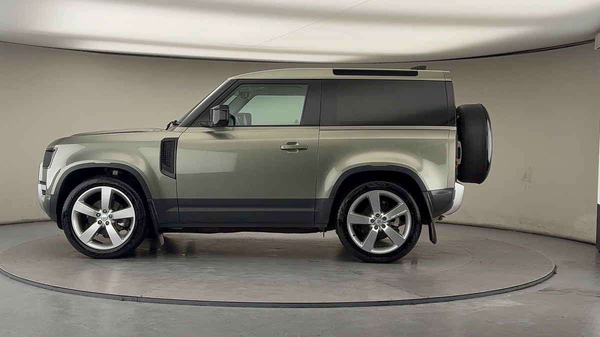 Land Rover Defender 90 Image 15