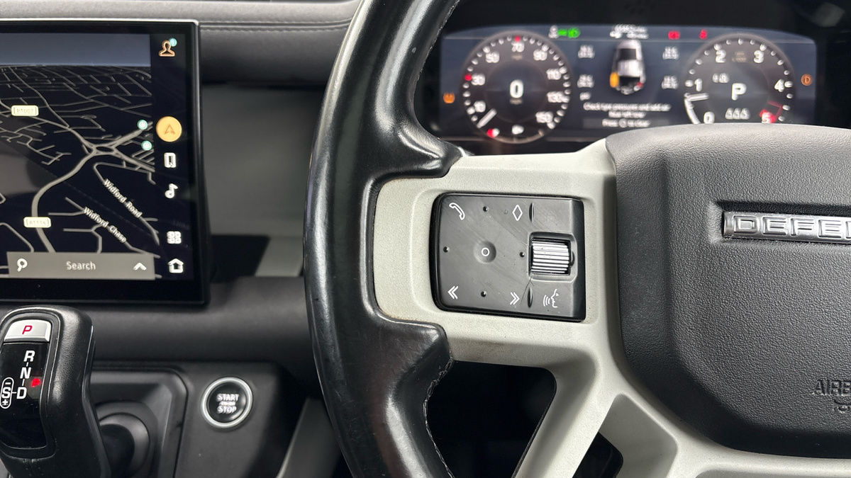 Land Rover Defender 110 Image 13