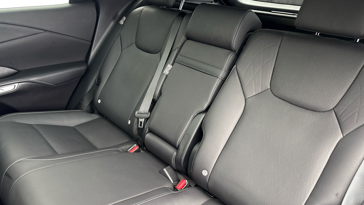 Lexus RX Image 8