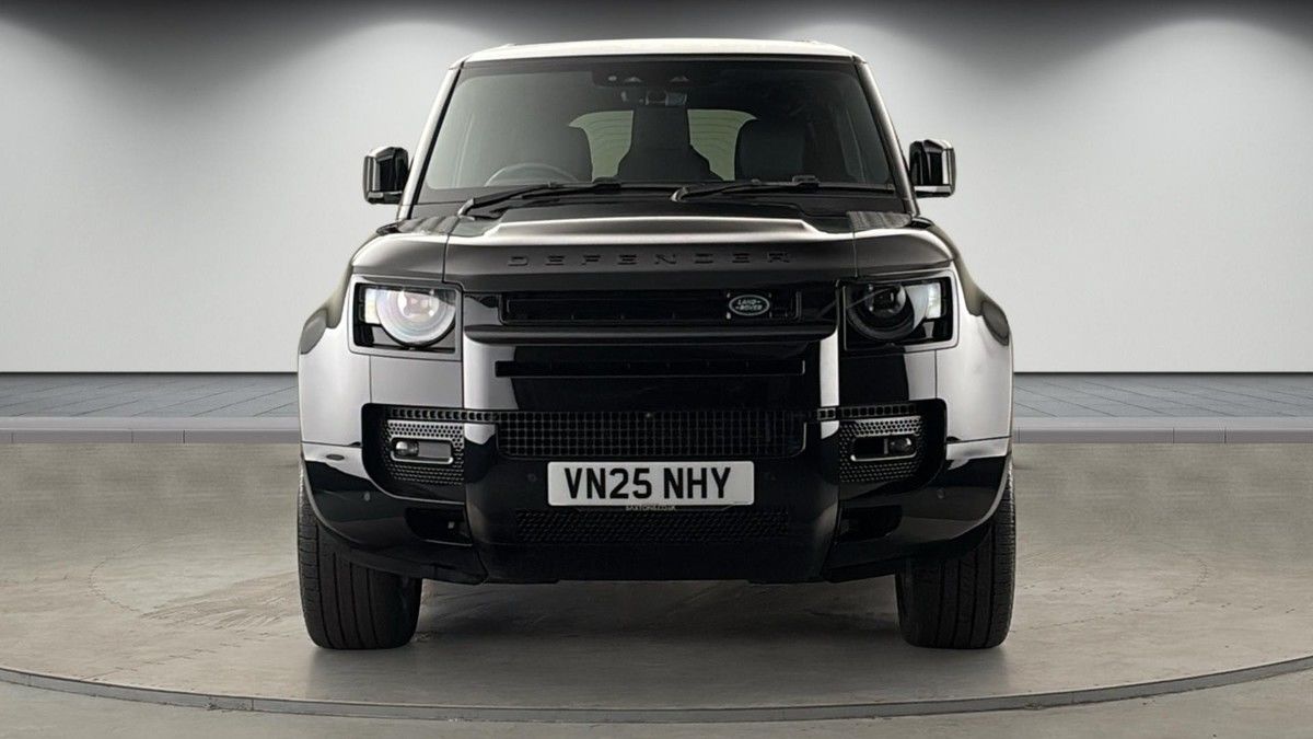 Land Rover Defender 110 Image 3