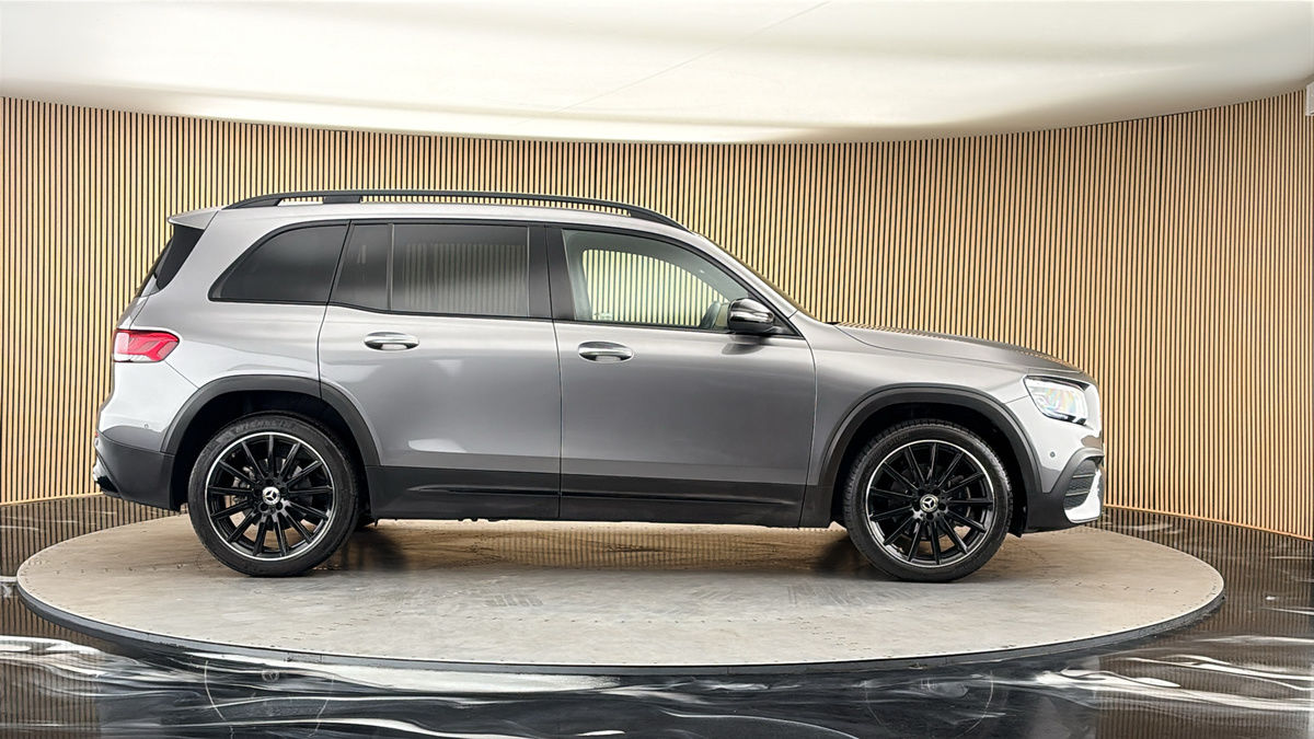 Mercedes-Benz GLB Image 16
