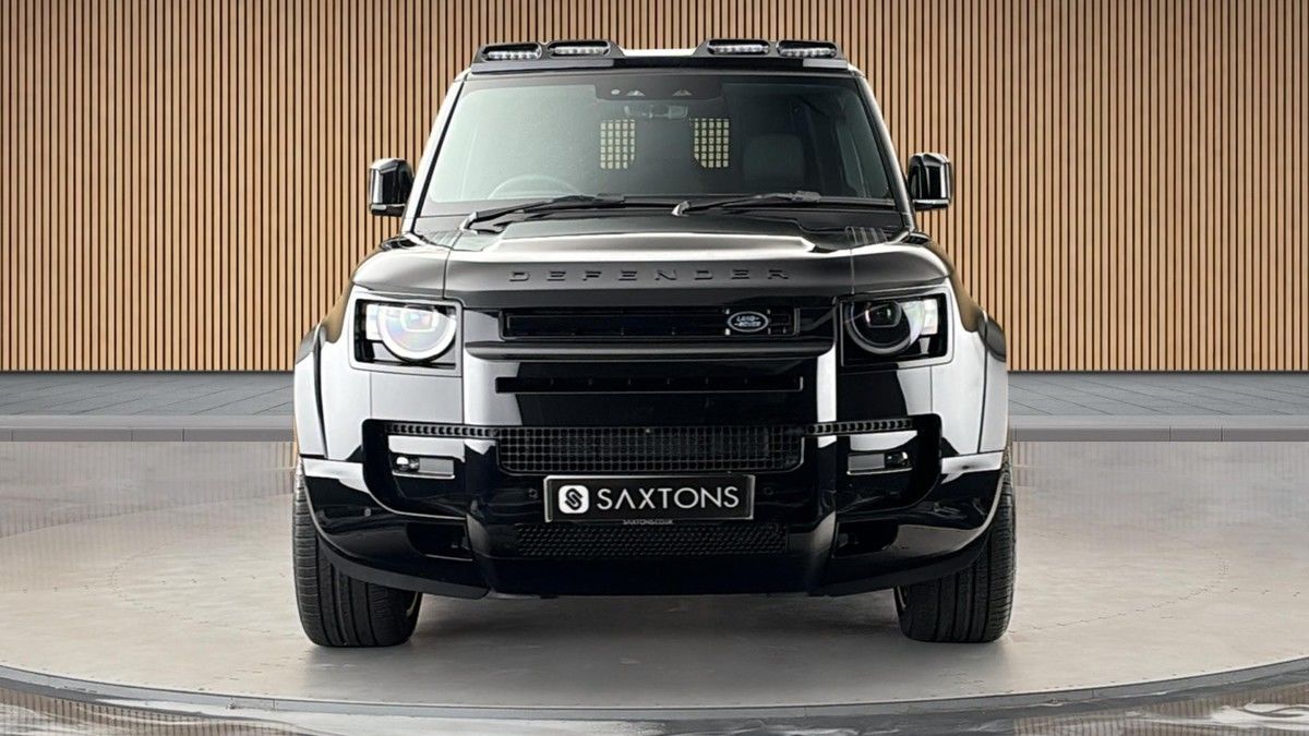 Land Rover Defender 110 Image 3