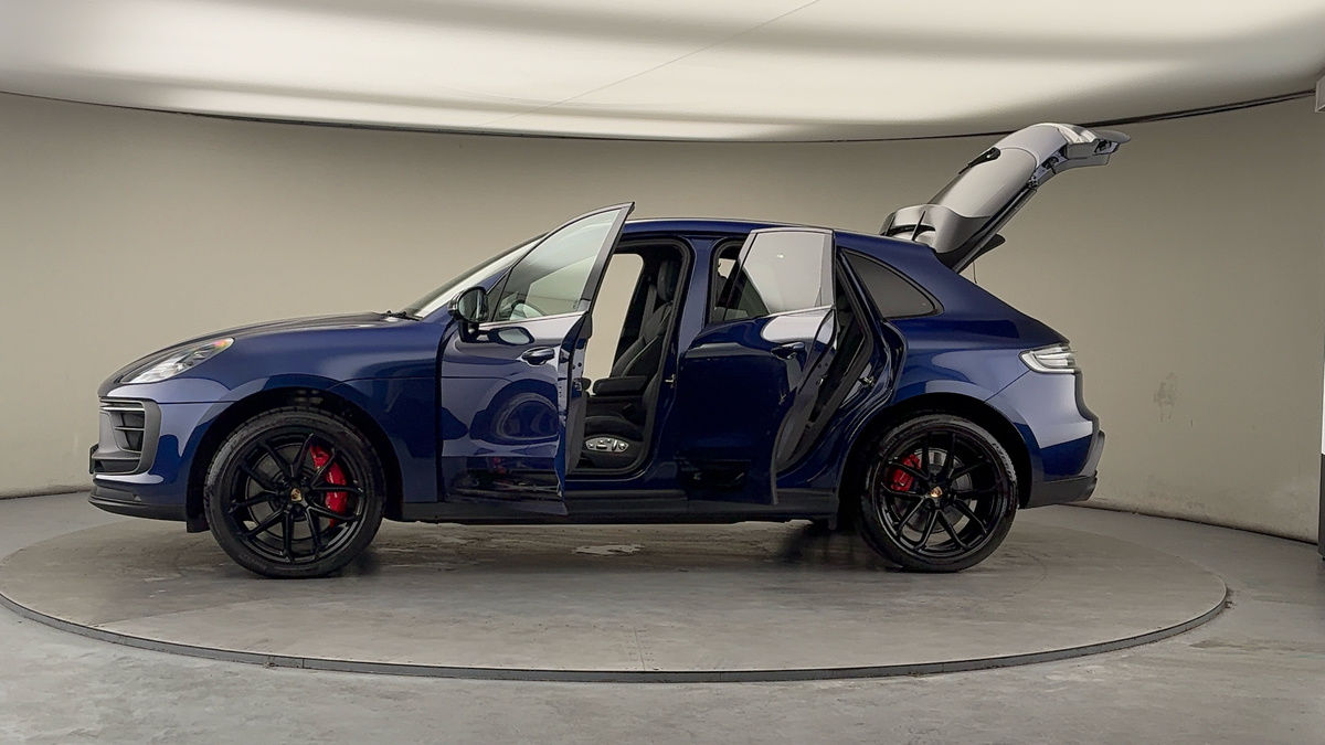 More views of Porsche Macan