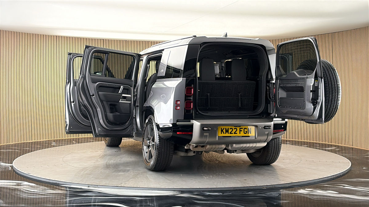 More views of Land Rover Defender 110