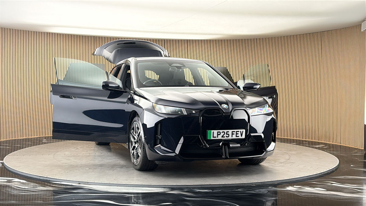 More views of BMW iX