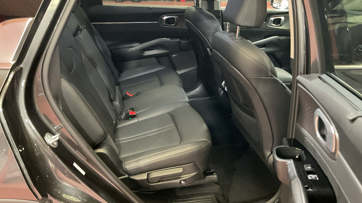 Kia Sorento Image 8