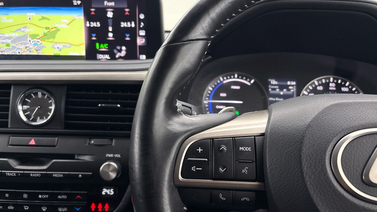 Lexus RX Image 13