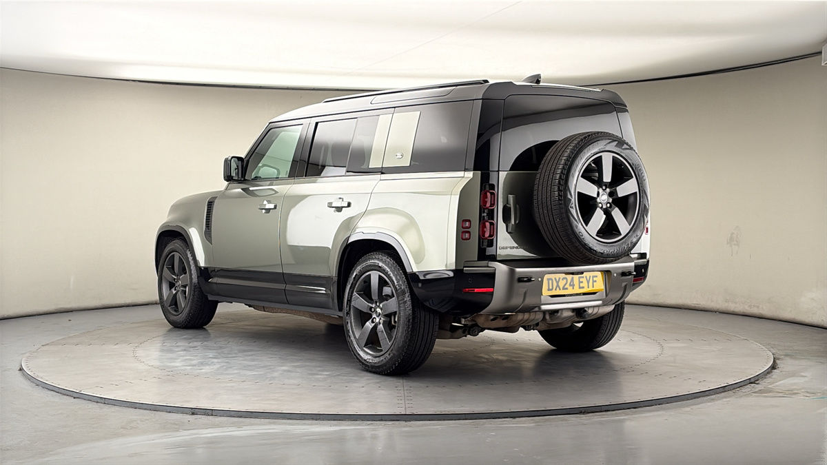 Land Rover Defender 110 Image 2