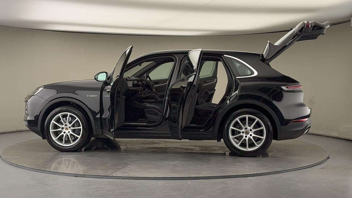 More views of Porsche Cayenne